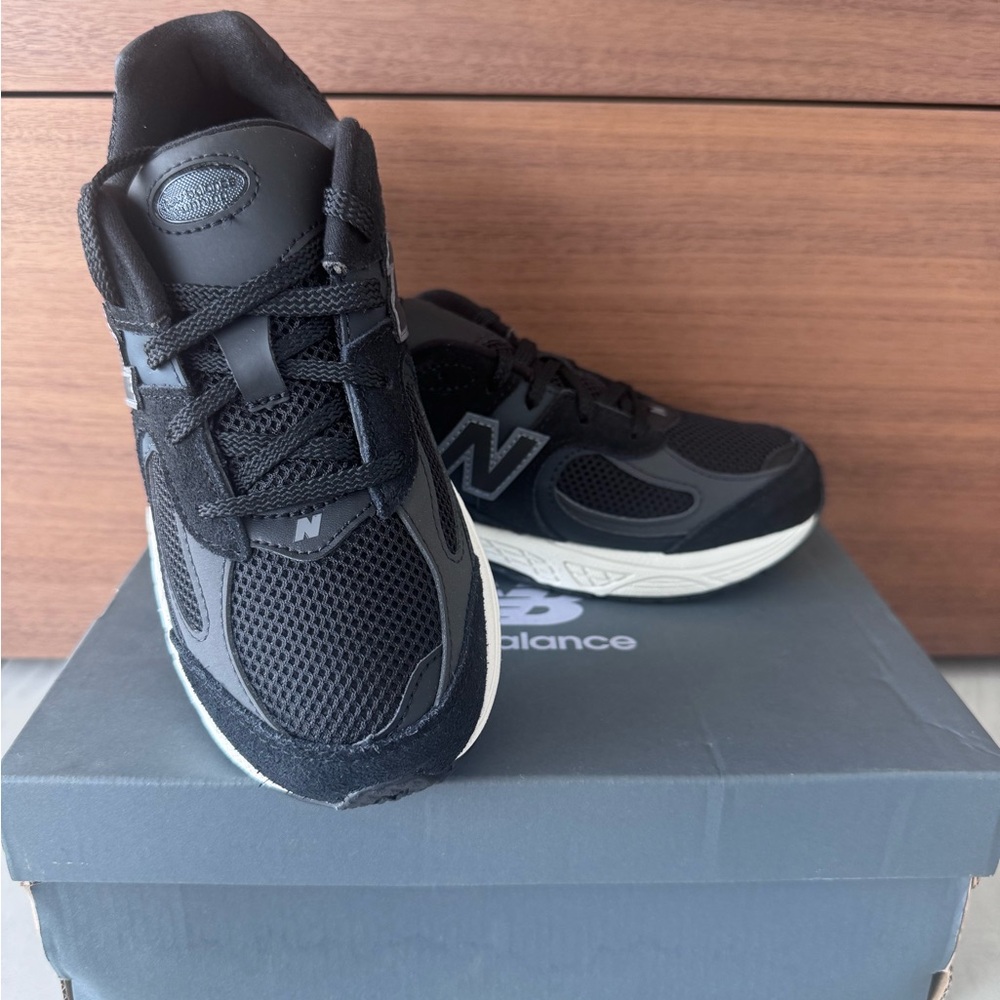 New Balance Kids Unisex Black Sneakers